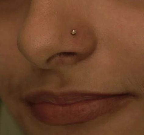 2000s Nose Piercing, Left Nostril Piercing, Cute Stud Nose Piercing, Small Nose Piercing, Nose Piercing Ideas, Nose Peircing, Dream Piercings, Nose Stud Piercing, Piercing Aesthetic