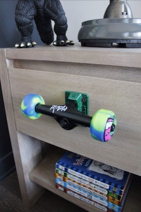 Skateboard Room, Skateboard Furniture, Teen Boy Room, Recycled Skateboards, Teen Boy Bedroom, Boy Bedroom, Boys Bedrooms, Boy's Bedroom, Teen Room