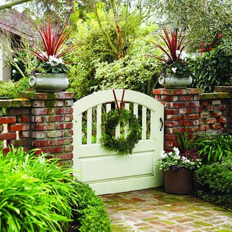 spruceup-wreath-x Winter Landscaping, Garden Gate Design, Vegetable Garden Raised Beds, Landscaping Front Yard, Evergreen Wreath, Winter Plants, Golden Gate Park, Garden Gate, Wooden Garden