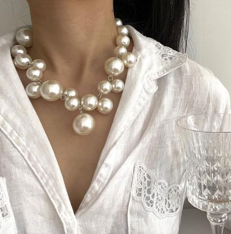 Bead Pearls Necklace Collarbone Chain Women's Elegant Pendant Necklace Bride Jewelry | Wish Jewelry Shein, Big Pearl Necklace, Chunky Pearl Necklace, Short Pendant Necklace, Bride Necklace, Chunky Pearls, Neck Jewelry, Layered Choker Necklace, Big Pearl