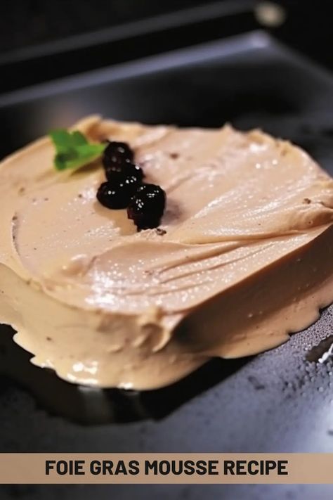 Fancy something special for dinner tonight? Learn how to make this delicious foie gras mousse - it's easy and guaranteed to impress your family and friends! Foie Gras Mousse, Foie Gras Plating, Foie Gras Recipe, Mousse Recipes Easy, Dinner Party Appetizers, Kitchen Guide, Clam Recipes, Mousse Recipes, Thanksgiving Menu