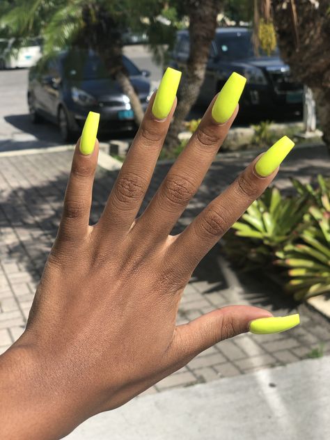 Square tip acrylic nails; DnD nail polish ‘Lemon Juice’ Dnd Lemon Juice Nails, Square Tip Acrylic Nails, Lemon Juice Nails, Nails Dnd, Dnd Nail Polish, August Nails, Long Acrylic Nails Coffin, Long Acrylic, Nails Long