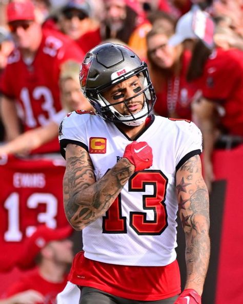 Year 10 | Instagram Mike Evans Buccaneers, Nfl Buccaneers, Football Is Back, Tampa Bay Buccaneers Football, Buccaneers Football, Mike Evans, Nfl Photos, Nba Pictures, Football Boys