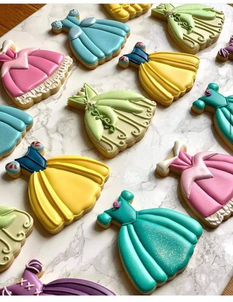 Cupcakes Princesas, Disney Princess Cookies, Princess Birthday Party Decorations, Princess Cookies, Disney Princess Birthday Party, Princess Theme Birthday, Princess Theme Birthday Party, Cookies Theme, Disney Cookies