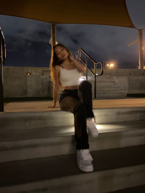 Night time blurry picture in Jordan 4s Pic Inspo Instagram Night, Night Time Poses, Street Night Photoshoot, Night Photoshoot Aesthetic, Night Picture Ideas, Nighttime Photoshoot Ideas, Night Time Photoshoot Ideas, Night Poses, Night Time Photos