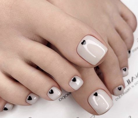 Black Toe Nails, Fall Toe Nails, Cute Pedicures, Feet Nail Design, Pedicure Designs Toenails, Pedicure Colors, Gel Toe Nails, Toe Nail Color, Pretty Toe Nails