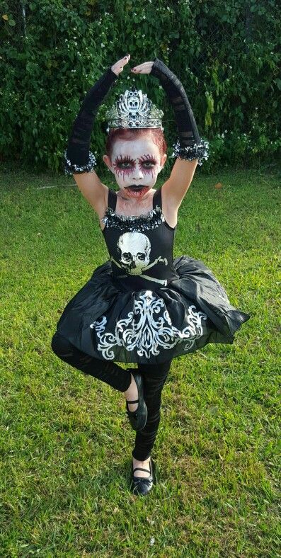 Kids Halloween Costumes Ideas, Zombie Ballerina, Weird Kids, Kids Halloween Costumes, Halloween Costumes Ideas, Costumes Ideas, Kids Halloween, Zombie, Halloween Costumes