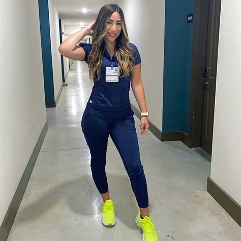 Navy Blue Scrubs Outfit With Shoes, Scrubs With Converse, Converse With Scrubs, Women In Scrubs Aesthetic, Scrubs And Sneakers Outfit, Royal Blue Scrubs Outfit Ideas, Jogger Scrubs Outfit Women, Womens Scrubs Fashion, Jogger Scrubs Outfit