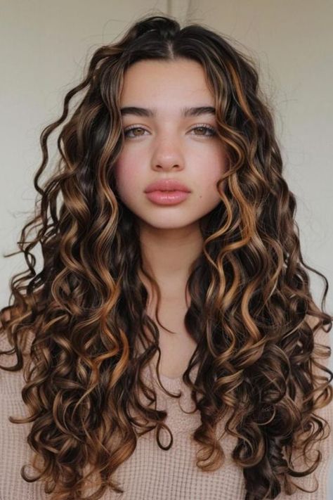 Shadi Hairstyles, Hair Dues, Long Curly Hairstyles, Κούρεμα Bob, Shaggy Long Hair, Natural Curly Hair Cuts, Goddess Braids Hairstyles, Colored Curly Hair, Fishtail Braid