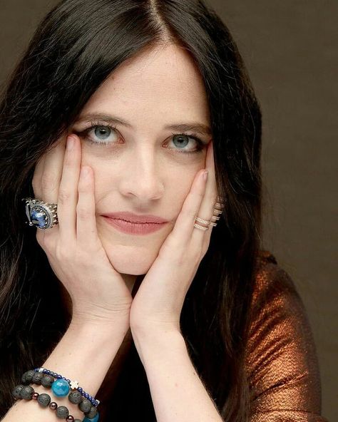 Pale Brunette, Eve Green, Ava Green, Penny Dreadful, Eva Green, Jennifer Connelly, French Actress, Green Art, Press Conference