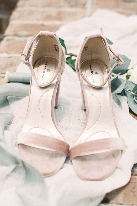 Nude Wedding Shoes, Bohemian Style Gown, Nude Wedding, Unique Wedding Shoes, Types Of Gowns, Beautiful Wedding Shoes, Bridal Skirts, Wedding Items, California Wedding Venues