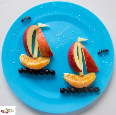 Deco Fruit, Food Art For Kids, Creative Food Art, Cute Snacks, Fun Snacks For Kids, Fun Kids Food, Food Crafts, Fruit Snacks, Toddler Meals