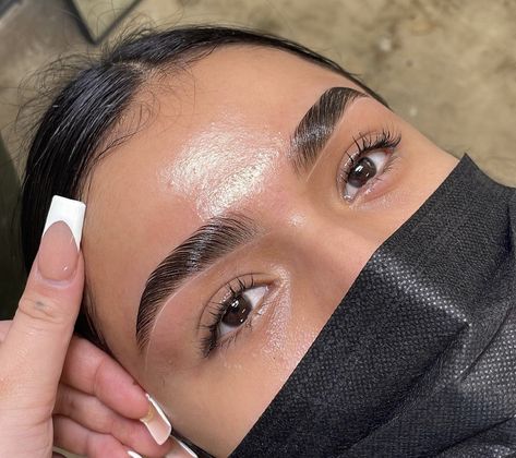 Eyebrows Goals, Eyebrow Care, Esthetician Inspiration, Beauty Careers, Brow Styling, Pretty Lashes, Makeup For Black Skin, Brow Artist, Eyebrow Tinting