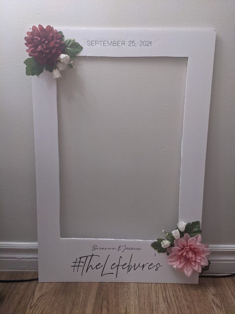 Polaroid Photo Prop, Diy Polaroid, Bride To Be Decorations, Polaroid Diy, Frame Props, Polaroid Photo, Polaroid Frame, Wedding Photo Props, Creative Corner