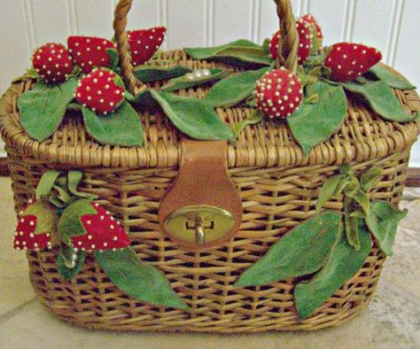 Felt Strawberries, Pick Strawberries, One Strawberry, Strawberry Kitchen, Fruit Bag, Basket Purse, Woven Purse, Wicker Bags, Strawberry Fields