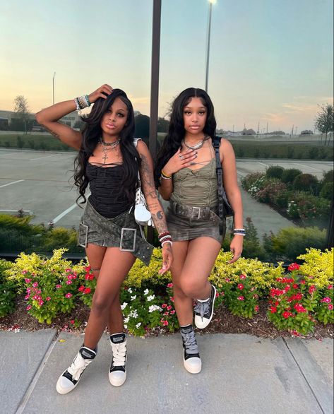 Fair Outfits Black Women, Cute Club Outfits Black Women, Baddie Outfits Black, Day Party Outfit, Outfits For Black Women, Fair Outfit, Ideas Pose, Bestie Outfits, Matching Outfits Best Friend