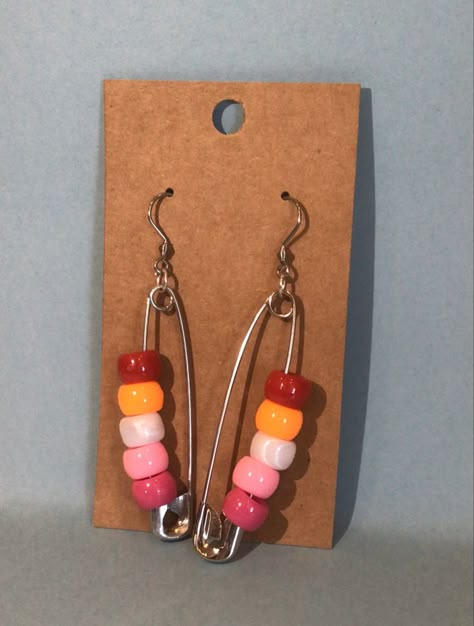 Lesbian Crafts Diy, Lesbian Jewelry Diy, Lesbian Crafts, Pride Jewelry Diy, Lesbian Accessories, Lgbtq Jewelry, Lesbian Earrings, Safety Pin Crafts, Anting Manik