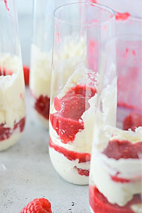 Keto Cheesecake Fluff With Raspberry Sauce Cheesecake Fluff Keto, Keto Cheesecake Fluff, Cheesecake Fluff, Keto Chocolate Mousse, Pizza Roll Up, Delicious Pizza Recipes, No Bake Recipe, Pizza Shapes, Raspberry Sauce