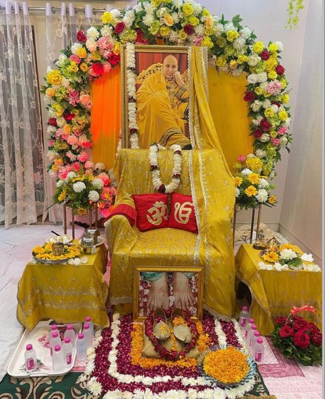 Guruji Swaroop At Home, Guruji Decoration At Home, Guruji Satsang Decoration At Home, Guru Ji Satsang Decoration, Guruji Darbar Decoration, Jai Guru Ji, Nail References, Floral Rangoli, Mandir Designs