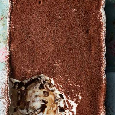 Amaretto Tiramisu, Limoncello Ice Cream, Tiramisu Tart, Classic Tiramisu Recipe, Classic Tiramisu, Italian Soup Recipes, Cream Roll, Souffle Recipes, Bread And Butter Pudding