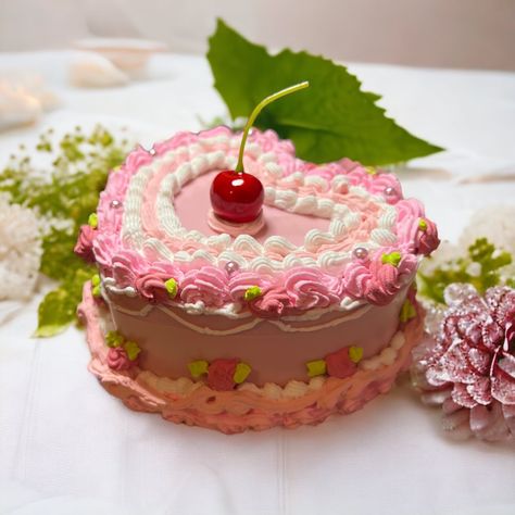 Heart Cake Jewelry Box, Fake Cake Mirror, Trinket Chest, Vintage-Style Vanity Storage, Kawaii Pink Box, Photo Prop, Handmade Gift, Faux Food Fake Cake Mirror, Cake Jewelry Box, Cake Boxes Diy, Cake Mirror, Cake Jewelry, Realistic Cakes, Boxes Diy, Clay Box, Fake Bakes