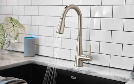 This New Faucet Dispenses the Exact Water Amount and Temperature You Need Moen Faucet, Faucets Kitchen, Smart Faucet, Touchless Kitchen Faucet, Touchless Faucet, Standard Kitchen, Faucet Kitchen, Pull Out Faucet, Faucet Design