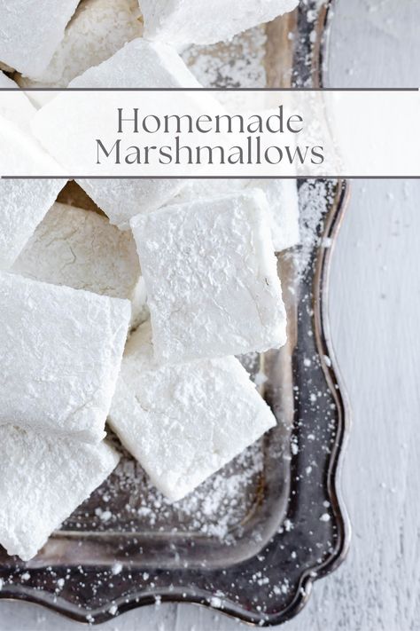 Homemade Marshmallows that are so soft and fluffy, super delicious and ridiculously easy to make. Rivals any store-bought marshmallow and perfect for gifting. Marshmallow Recipe Without Corn Syrup, Healthy Marshmallows, Easy Impressive Dessert, Bread Loaf Pan, Homemade Marshmallow Recipe, Marshmallow Recipe, Homemade Marshmallow, Homemade Candy, Dessert For Two