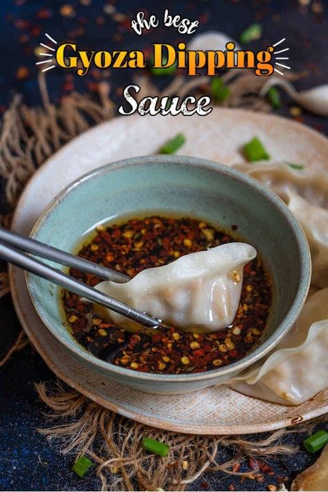 Gyoza Sauce Recipe, Gyoza Dipping Sauce, Potsticker Dipping Sauce, Strawberry Bbq Sauce, Potsticker Sauce, Dumpling Dipping Sauce, Asian Dipping Sauce, Wonton Recipes, Pork Dumpling