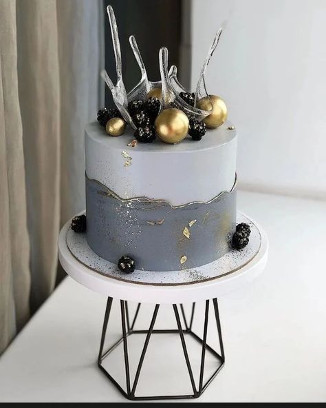 Gray Cake Birthday, Cake Birthday For Men, Gray Cake, Birthday Cake For Men, Cake And Flowers, Cake For Him, Cake For Men, Mums Birthday, Birthday Cake For Him