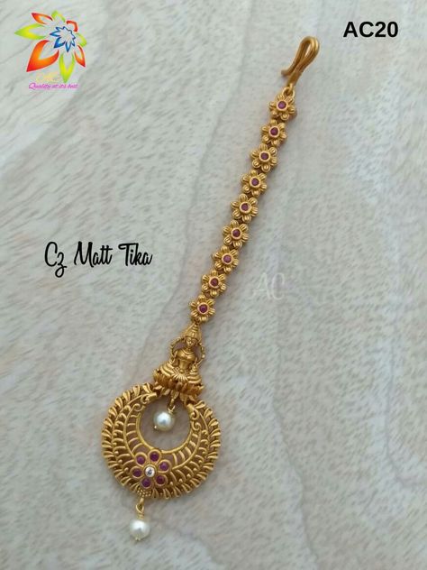 Tikka Jewelry, Gold Jewels Design, Luxury Decoration, Gold Jewelry Outfits, Antique Gold Jewelry Indian, Modern Gold Jewelry, Gold Jewelry Simple Necklace, Gold Bridal Jewellery Sets, Antique Bridal Jewelry