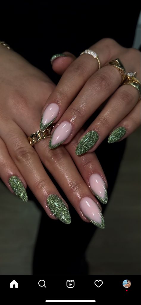 Sparkly French Tip Nails, Sparkly Nail Designs, Sparkly Acrylic Nails, Glitter French Nails, Elegant Touch Nails, Green Acrylic Nails, Simple Acrylic Nails, Pearl Nails, Almond Acrylic Nails