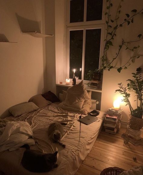 All Things Black, Deco Studio, Cozy Room Decor, Pretty Room, Dreamy Room, Dream Room Inspiration, Room Makeover Bedroom, Room Makeover Inspiration, Cute Room Decor