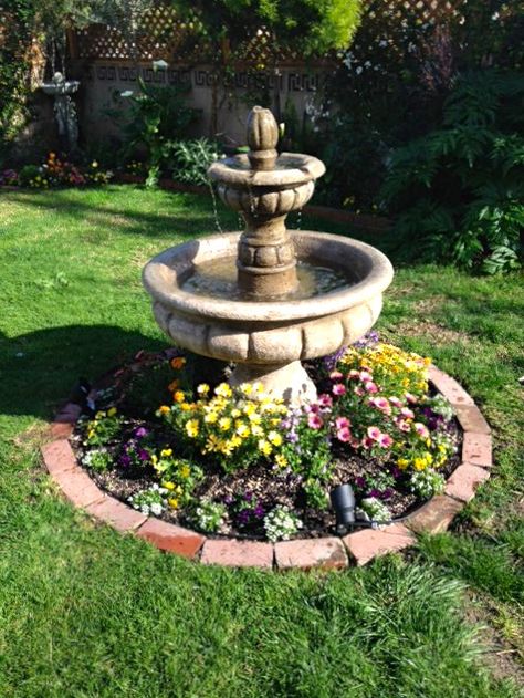 Fountain - Water Feature in the garden Outside Fountains, Exterior Plants, Front Yard Fountain, Garden Fountains Outdoor, Backyard Fountain, Landscaping With Fountains, Garden Water Fountains, House Redo, Diy Garden Fountains