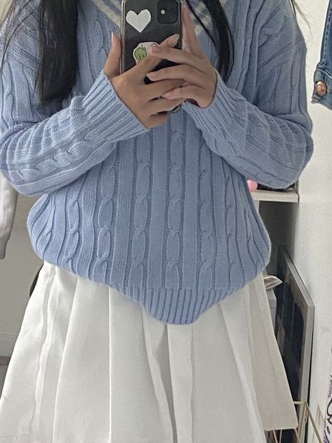 simple outfit with a light blue sweater and white skirt Blue Academia Aesthetic Outfit, Blue Clothes Aesthetic, Blue Bag Outfit, Light Blue Outfit, Blue Outfit Winter, Blue Sweater Outfit, Baby Blue Outfit, Blue Skirt Outfits, Light Academia Outfit