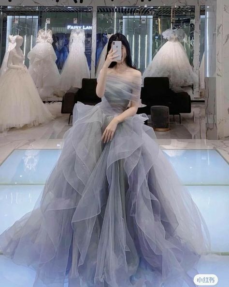 || 𝑹𝒐𝒎𝒂𝒏𝒄𝒆 || || 𝑴𝒂𝒇𝒊𝒂 𝒂𝒖 || || 𝑶𝒃𝒔𝒆𝒔𝒔𝒊𝒐𝒏 || … #fanfiction #Fanfiction #amreading #books #wattpad Prom Dresses Elegant, Gowns Dresses Elegant, 파티 드레스, Princess Ball Gowns, Prom Dress Inspiration, Evening Gowns Elegant, Cute Prom Dresses, Pretty Prom Dresses, A Line Prom Dresses