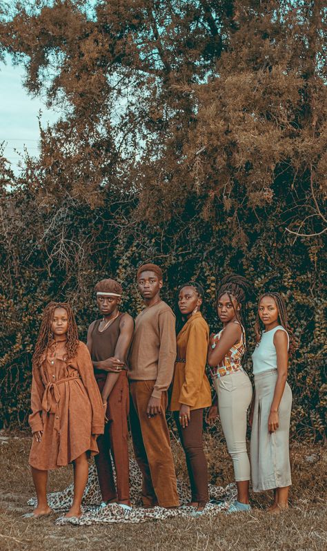 Brown Group Photoshoot, Desert Group Photoshoot, All Brown Photoshoot, Earth Tones Photoshoot, Fall Group Photoshoot, Group Photoshoot Ideas Black People, Earth Tone Photoshoot, Sibling Photoshoot, Board Themes