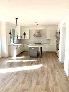 Quartz countertops, options to match BM Simply White Simply White Cabinets, Color For Kitchen Cabinets, Bm Simply White, Benjamin Moore Simply White, White Benjamin Moore, White Cabinets White Countertops, Best Kitchen Colors, Gray Counter, Inset Cabinets