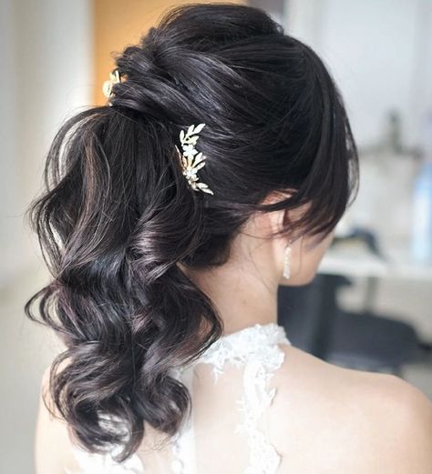 Half Up Half Down Semi Updos For Weddings Half Pony Hairstyles For Wedding, Wedding Hairstyles Aesthetic, Asian Wedding Hair, Half Pony Hairstyles, High Ponytail Styles, Half Up Do, Dream Hairstyles, Wedding Hairstyles For Women, Hairstyles For Brides