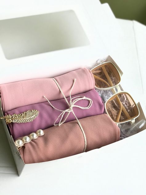 Hijabs, clips and sunglasses , gifts for muslima #birthdaygiftsforher #eidgiftsfor her Hijab Gift, Trousseau Packing, Gift Business, Hijab Fashion Inspiration, Love Yourself Quotes, Sky Aesthetic, Heartfelt Quotes, Birthday Gifts For Her, Hijab Fashion