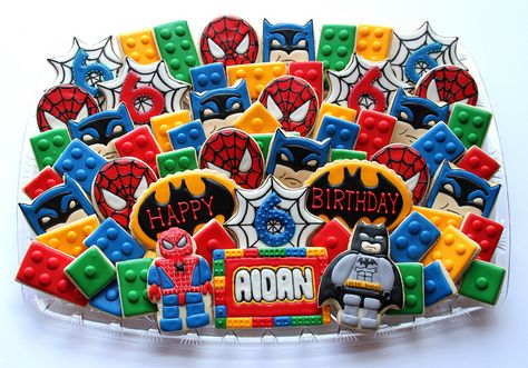 awesome Lego/Superhero cookies from Cookie Artisan. I know some little (and big) boys who would love these Batman Cookies, Spiderman Cookies, Lego Cookies, Superhero Cookies, Marvel Party, Batman Birthday Party, Batman Spiderman, Lego Birthday Party, Avengers Birthday