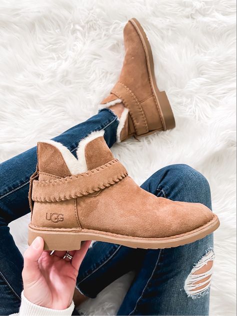 Ugg Mckay, Ugg Booties, Winter Shoes For Women, Hard Time, Crazy Shoes, Shoe Obsession, Winter Shoes, Model Photos, Short Boots