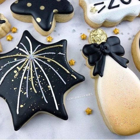 New Years Sugar Cookies, Nye Cookies, New Years Eve Cookies, New Year Cookies, New Years Cookies, Royal Iced Cookies, Sugar Cookie Royal Icing, Sugar Cookie Ideas, New Year's Cake