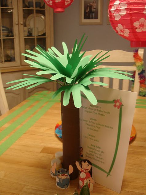 Party and food ideas for a Lilo and Stitch party. Love pudge's PB, cobra BUBBLES, and Jumba's juice. Palm Tree Crafts, Lilo And Stitch Movie, Hawaiian Crafts, Stitch Movie, Lilo Und Stitch, Disney Movie Night, Luau Birthday Party, Movie Night Party, Family Fun Night