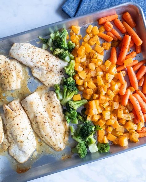 This incredibly easy weeknight dinner cooks together in one pan (hooray for easy clean up!) and is made from ingredients found in your freezer! While we love to cook with fresh, seasonal ingredients, sometimes you need a quick, convenient recipe to get dinner on the table in a flash! Feel … Haddock Dinner, Dinner Images, Healthy Easy Dinner, Baked Haddock, Haddock Recipes, Lo Carb Recipes, Alaskan Salmon, Easy Baked Salmon, Fish Dinner