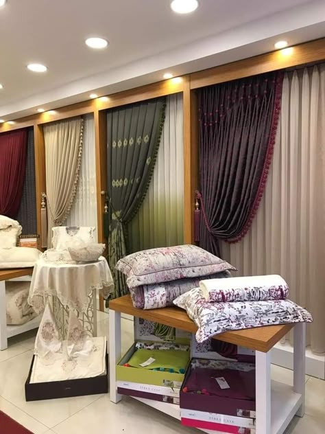 Handloom Showroom Interior, Curtain Shop Display Ideas, Curtain Store Design, Curtain Display Showroom, Curtain Shop Interior, Furniture Display Showroom, Curtain Showroom, Curtain Display, Furniture Store Display