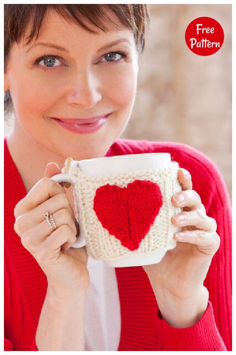 Knit Cup Cozy, Knit Coffee Cozy, Diy Handbags, Coffee Cozies, Crochet Mug Cozy, Valentine Mug, Easy Knitting Patterns Free, Crochet Cup Cozy, Colorful Drinks