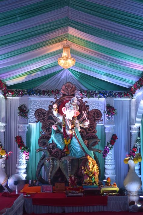 Ganesha Stage Decoration, Ganesh Mandapam Decoration Outdoor, Ganpati Mandap Decoration, Flower Wall Decor Diy, Flower Decoration For Ganpati, Pandal Decoration, Chaturthi Decoration, Ganesh Decoration, Bappa Photo