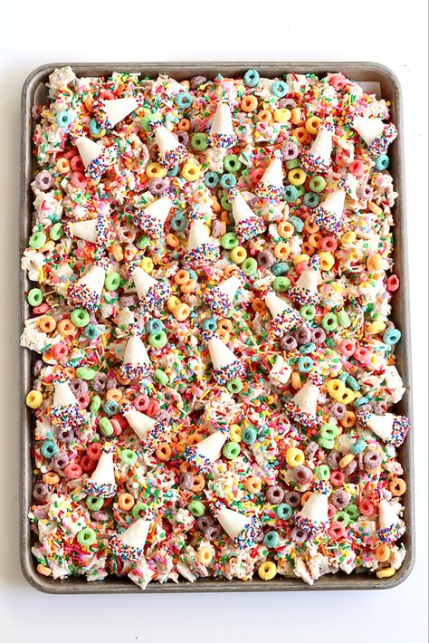 Birthday Snack Mix | The BakerMama Birthday Chex Mix Recipes, Kids Snack Mix, Party Mix Snacks, Birthday Recipes, Sweet Treats Party, Birthday Snacks, Birthday Party Snacks, 10 Birthday, Chex Mix Recipes