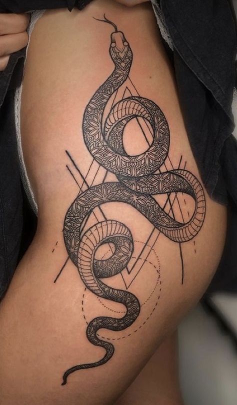 Element Tattoo, Hip Tattoo Designs, Hip Thigh Tattoos, Serpent Tattoo, Feminine Tattoo Sleeves, Circle Tattoo, Snake Tattoo Design, Muster Tattoos, Hip Tattoos Women