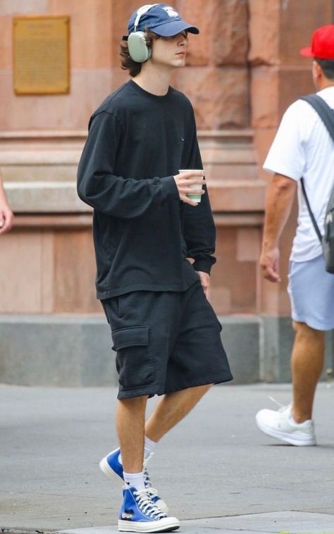 timothée chalamet Timothee Chalamet Streetwear, Timothée Chalamet Style, Timothy Chalamet Outfits, Asian Guys Outfit, Timothee Chalamet Style, Timothee Chalamet Outfits, Street Style Asian, Men Street Outfit, Trendy Boy Outfits